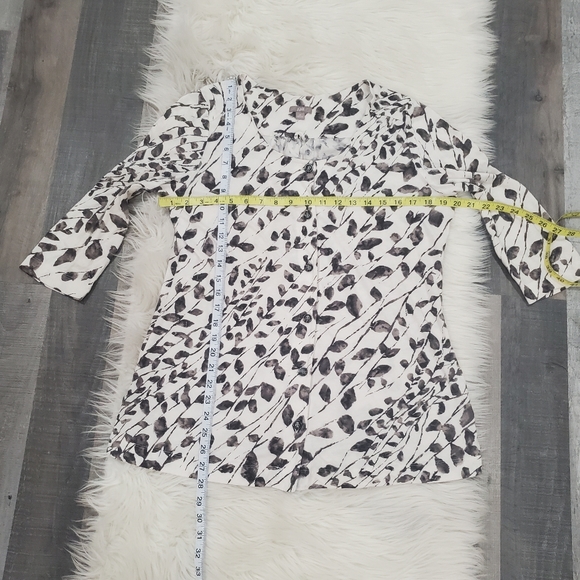 J.Jill floral cotton blend  botton up top - Picture 7 of 8